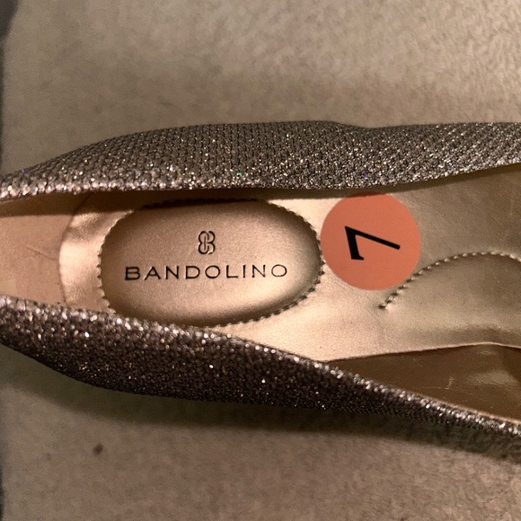 Bandolino metallic Size 7 M sparkles silver bow round toe wedge heels shoes - Picture 6 of 11